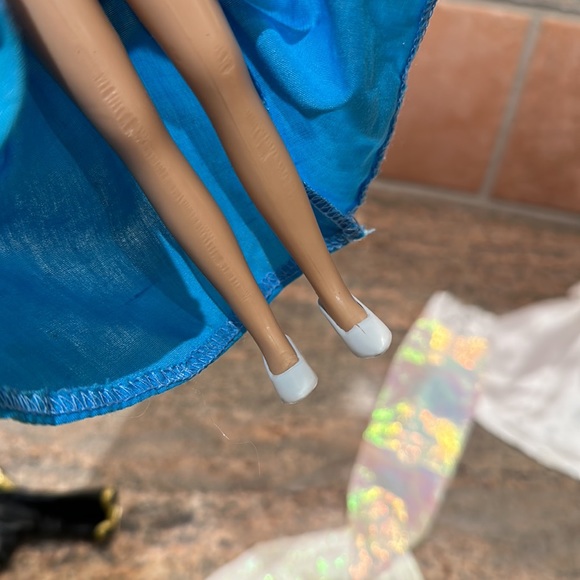 Little Mermaid with Wedding Accessories for her and Eric - Picture 8 of 11